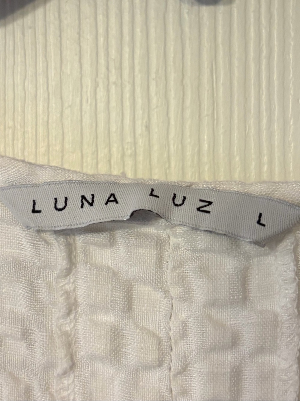 Luna Luz linen blend textured top - Picture 5 of 7